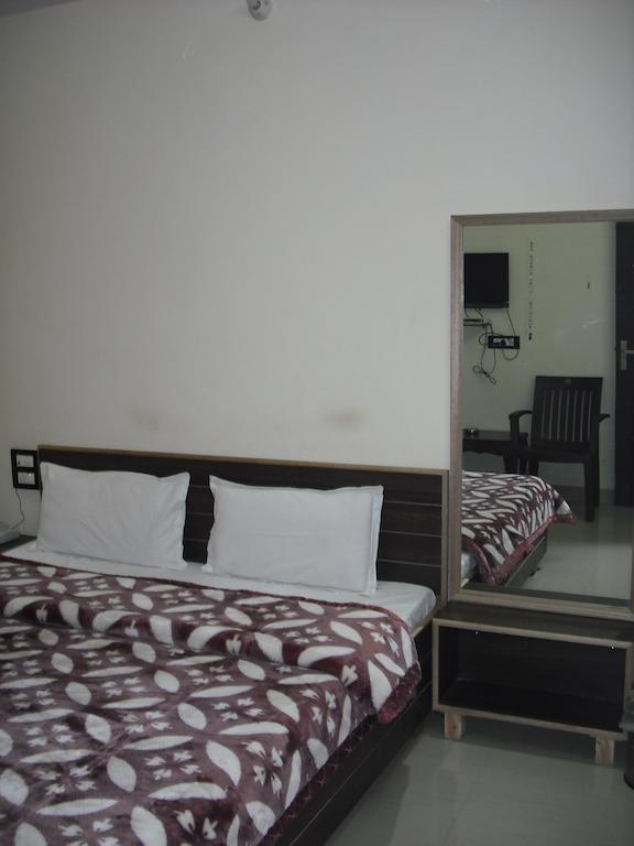 אמריצר Hotel Gs Paradise חדר תמונה