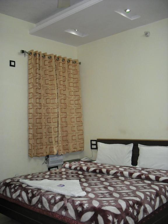 אמריצר Hotel Gs Paradise חדר תמונה