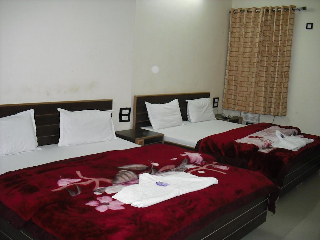 אמריצר Hotel Gs Paradise חדר תמונה