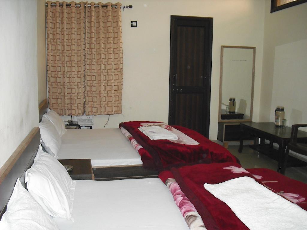 אמריצר Hotel Gs Paradise חדר תמונה