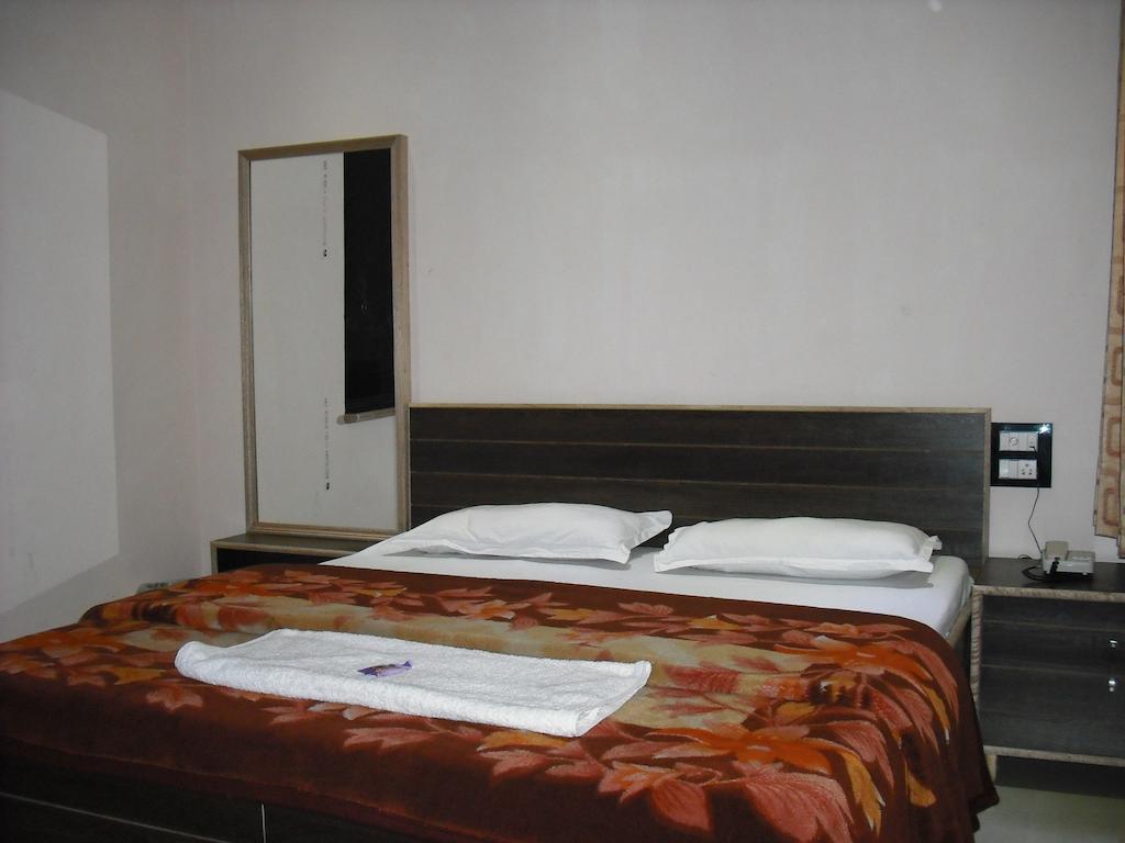 אמריצר Hotel Gs Paradise חדר תמונה