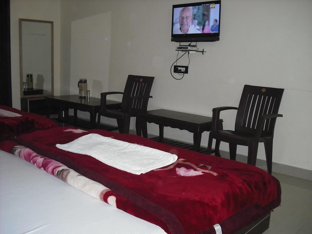 אמריצר Hotel Gs Paradise חדר תמונה