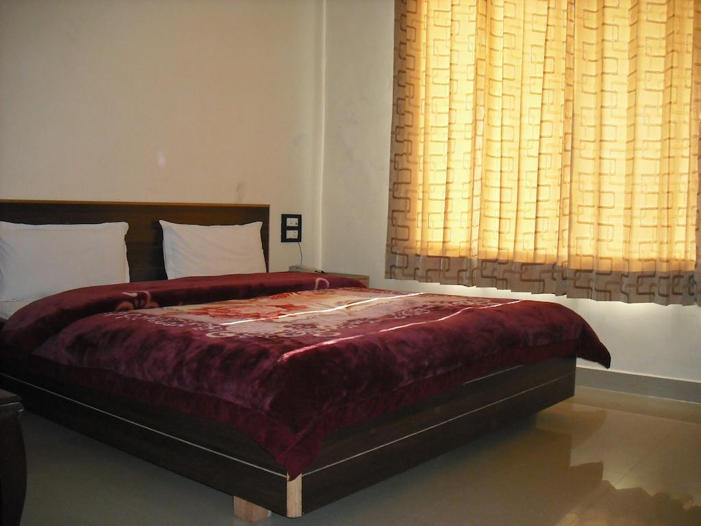 אמריצר Hotel Gs Paradise חדר תמונה