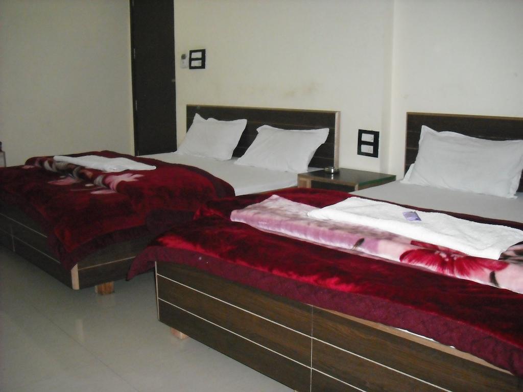 אמריצר Hotel Gs Paradise חדר תמונה