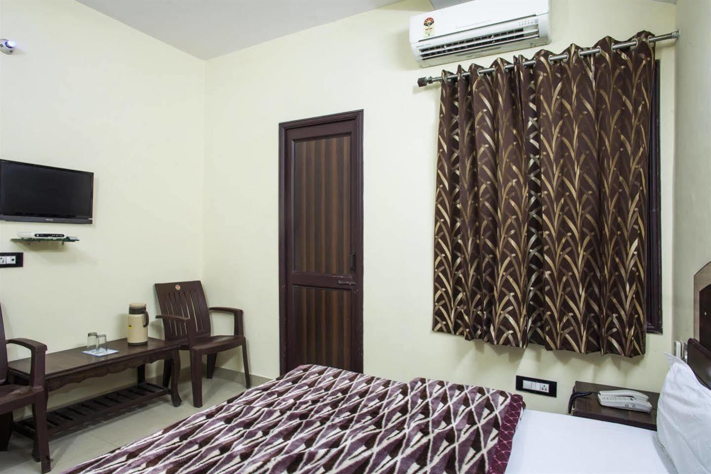 אמריצר Hotel Gs Paradise מראה חיצוני תמונה
