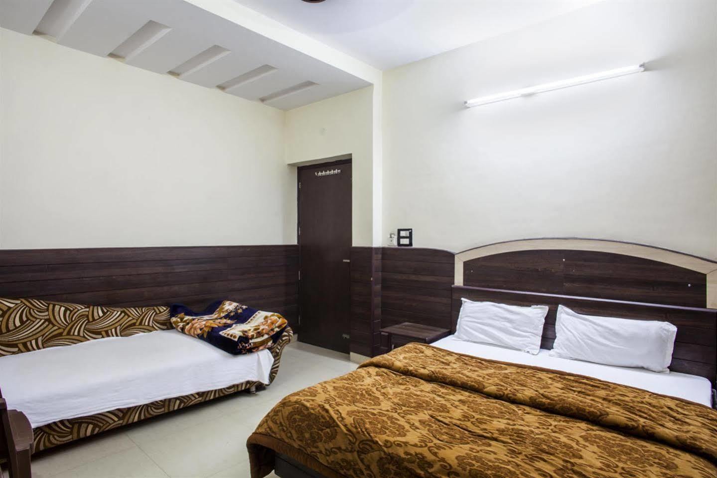 אמריצר Hotel Gs Paradise מראה חיצוני תמונה